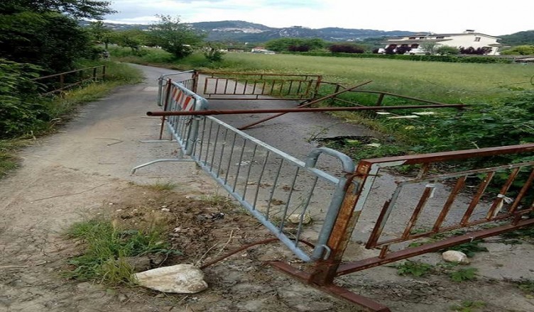 vallone-proteste-via-minzitti-transenne-stradali