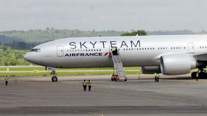 2015-12-20T112835Z_704773806_GF10000271812_RTRMADP_3_KENYA-AIRLINES-AIRFRANCE-kgiH-U10602727330538lFB-700x394@LaStampa.it
