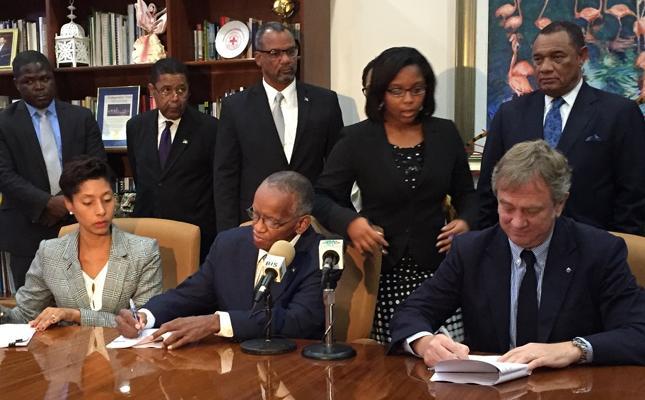 Firma Vago MSC_Primo Ministro Bahamas-k8LE--645x400@MediTelegraphWEB