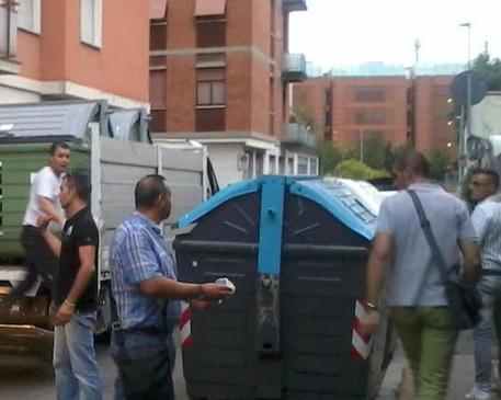 Cadavere in cassonetto: vittima è professore in pensione