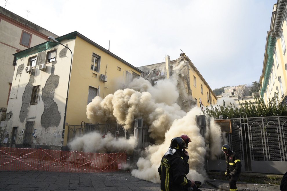 crollo napoli università
