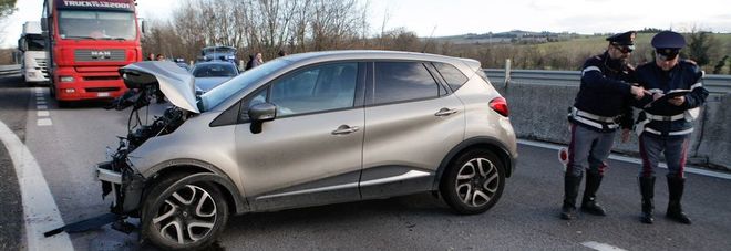 WCENTER 0WQBAHQBPH -  01071607 FOTO WEBSERVER - imgballarini070116160718 - INCIDEMTE SS76 KM 52 MONTEROBERTO -SUV RENAULT E POLIZIAN  -     -  Cristian Ballarini