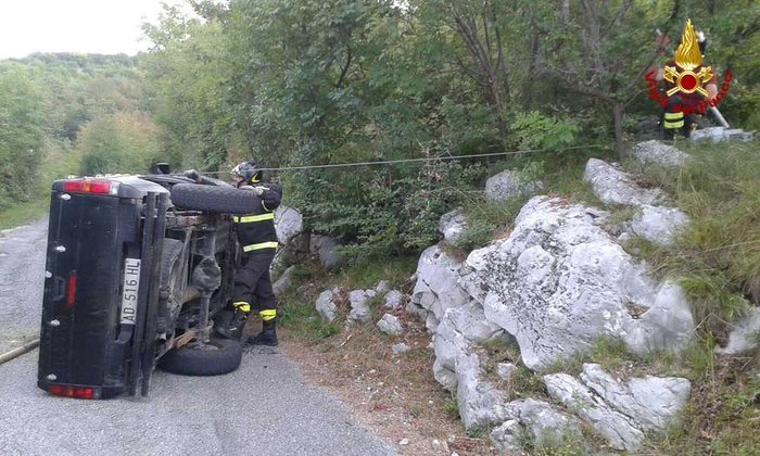 pick up si ribalta e uomo muore