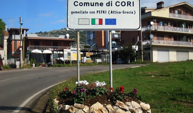 GEMELLAGGIO CORI - PEFKI