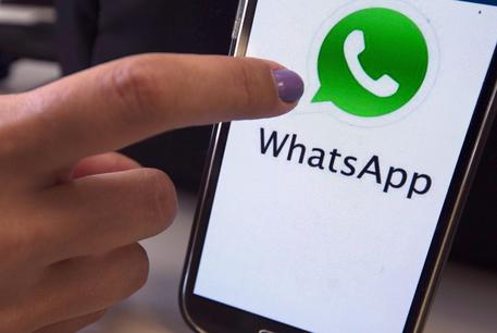Antitrust: faro su WhatsApp, cessione dati a Facebook
