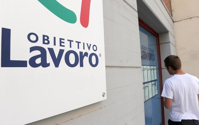 LAVORO: PIU' CONTRATTI STABILI, MA RESTA BOOM VOUCHER