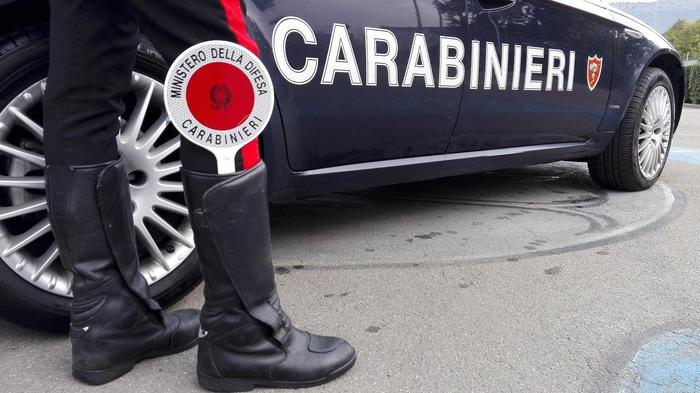 Carabinieri militare auto pattuglia pantera nucleo radiomobile
