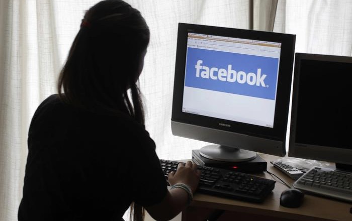 RAGAZZI SEMPRE PIU' SOLI, IL WEB MAESTRO ANCHE NEL SESSO