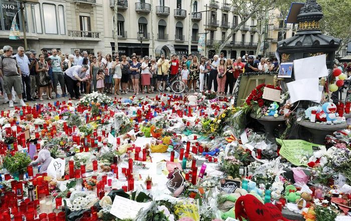 Tributes to victims in Barcelona