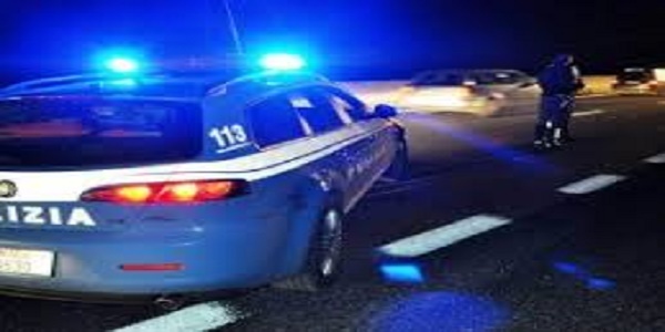 polizia-notte-autostrada