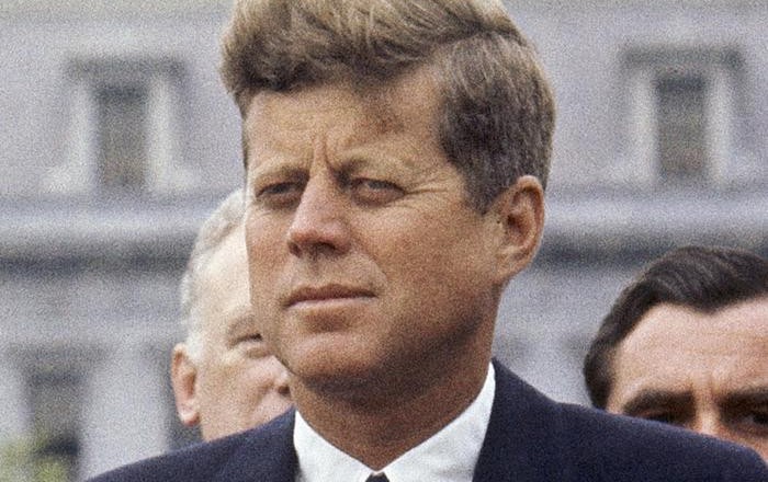 TRUMP SVELA GLI ULTIMI SEGRETI SULL'ASSASSINIO DI JFK