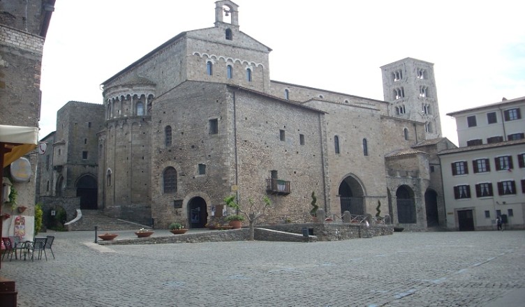 piazza-innocenzo-iii-anagni