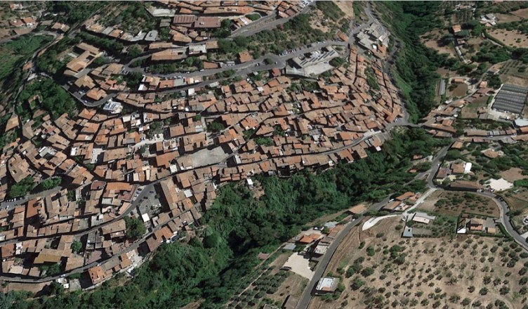 cori-vista-dallalto-con-fosso-della-catena