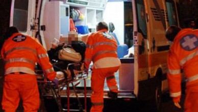 ambulanza-paziente-soccorsi