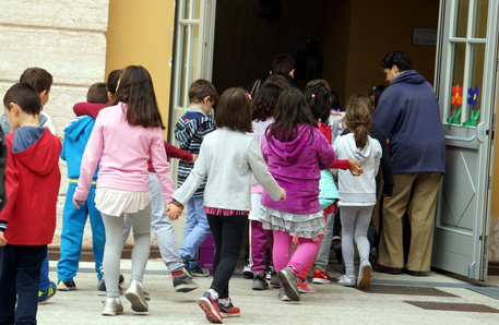 Scuola, ingresso bambini. ANSA/UFF STAMPA PROVINCIA AUTONOMA DI TRENTO ++NO SALES, EDITORIAL USE ONLY++