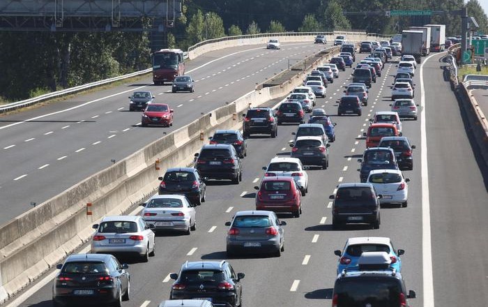 Esodo: bollino nero sulle strade, traffico superiore a media