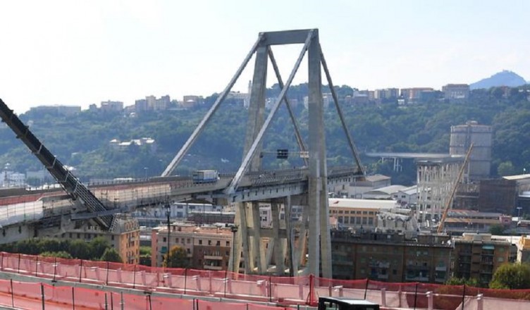 Crollo ponte: Toti, 5-6 giorni per decidere futuro tronconi