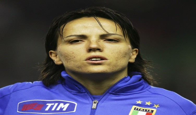 MILTON KEYNES, ENGLAND - FEBRUARY 17:  A portrait of Tatiana Zorri of Italy prior to the International Friendly between England Women and Italy Women held at The National Hockey Stadium on February 17, 2005 in Milton Keynes, England.  (Photo by Bryn Lennon/Getty Images)