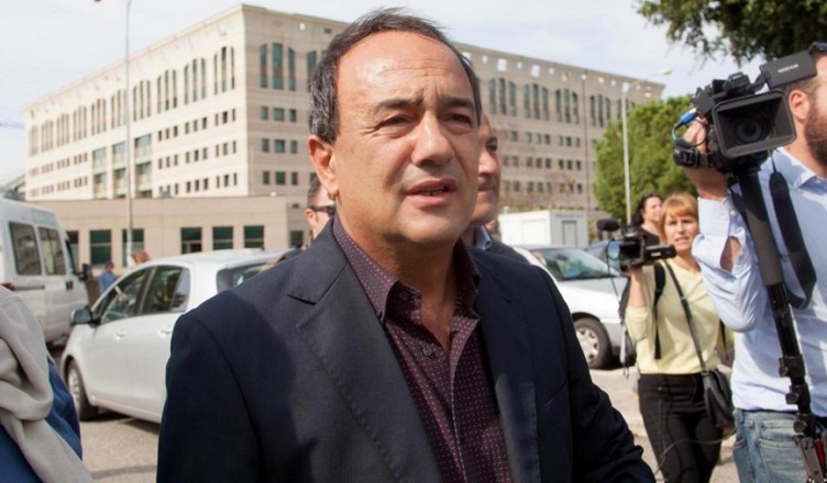 lucano-sindaco-riace