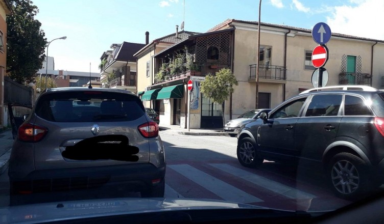 casapound-controlli-scuole