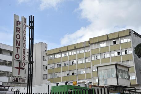 L' esterno del pronto soccorso dell'ospedale Cardarelli oggi 6 Marzo 2012. ANSA/CESARE ABBATE