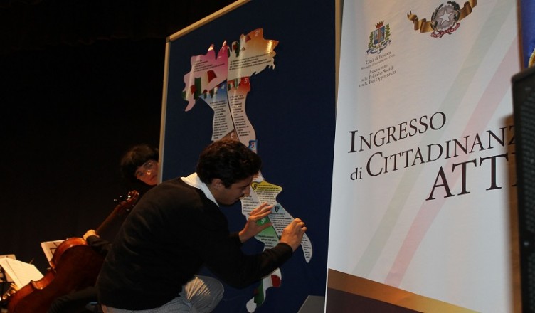 ingresso-cittadinanza-attiva-un-momento-della-cerimonia-pescara