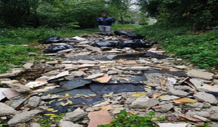 comandante-armando-bruni-davanti-la-discarica-rinvenuta-1-1