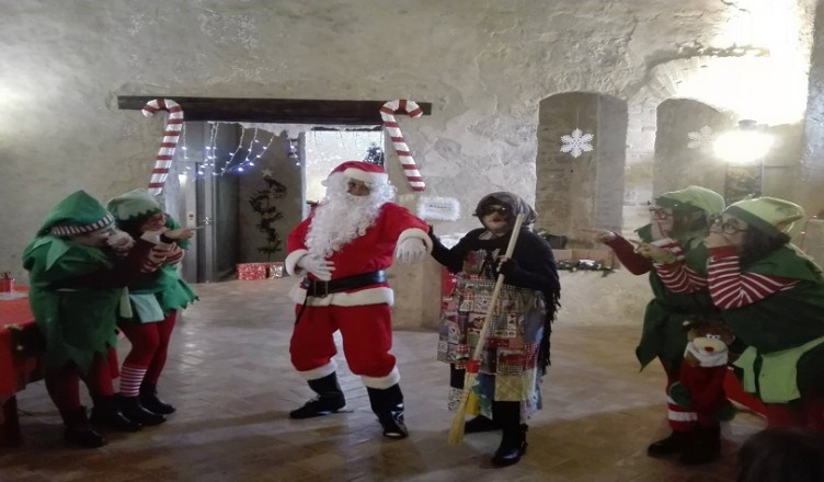 itri-castello-babbo-natale-befana
