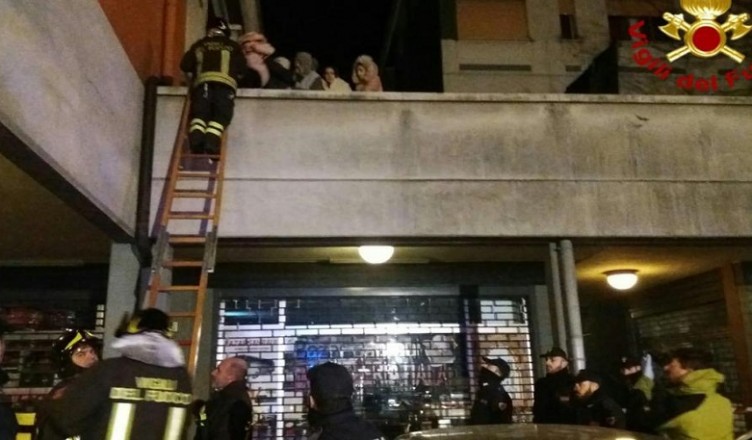 incendio-palazzo-reggio-emilia