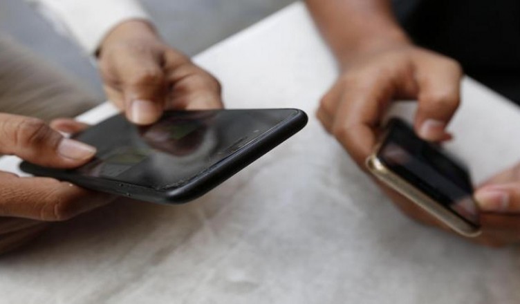 Cambodian smartphone users are increasing to 19 millions while the internet users are 8.5 millions in 2017