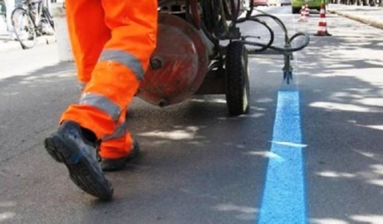 rifacimento strisce blu
