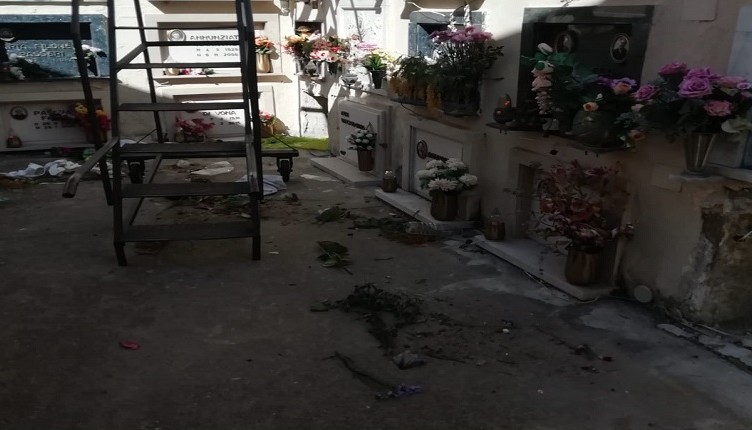 degrado cimitero sora2