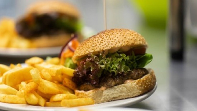 hamburger patatine