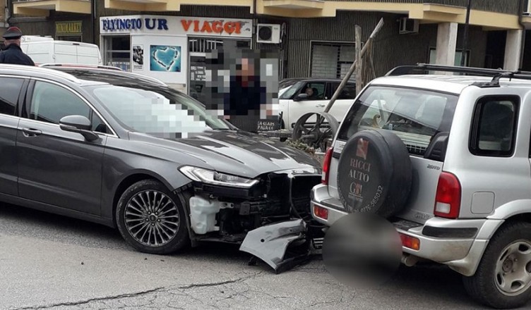 incidente via napoli isola