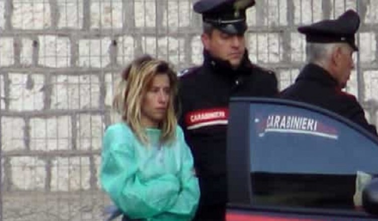 Donatella di Bona pied