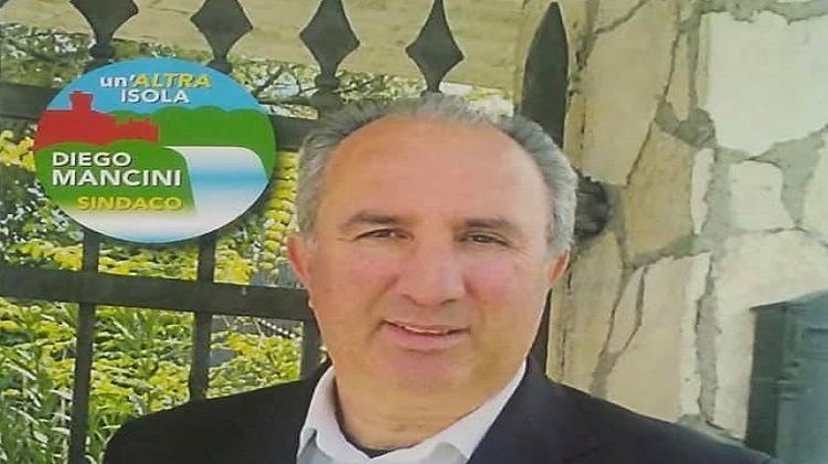 Mauro Tomaselli isola