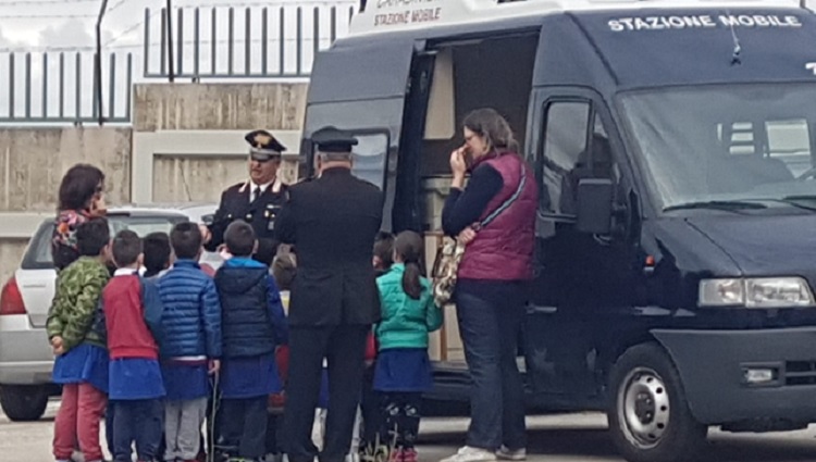 l'aquila carabinieri incontro studenti