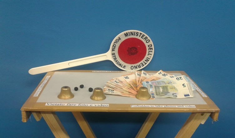 gioco tre campanelle arresti