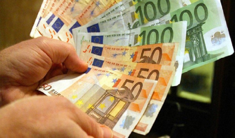SOLDI DENARO BANCONOTE DEBITI