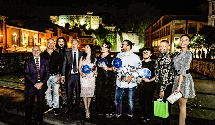 foto ggruppo vincitori Moda città 2019