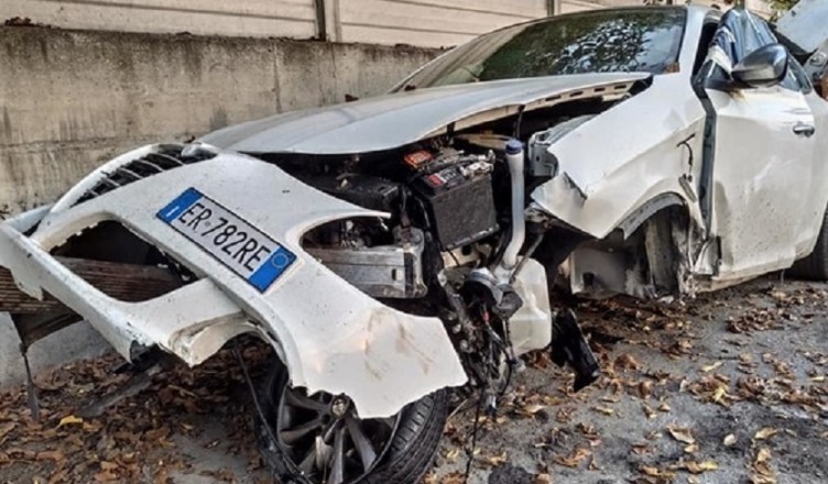 auto distrutta incidente