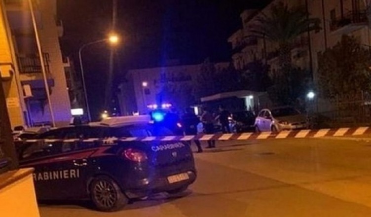 uccide moglie e figlie