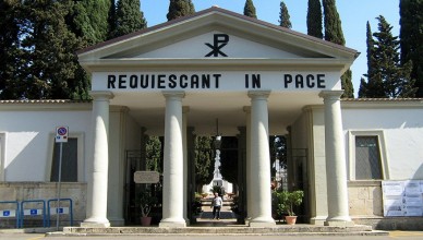 Cimitero Cisterna ingresso