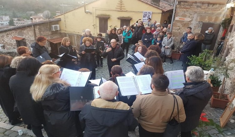 CORO LUMINA VOCIS
