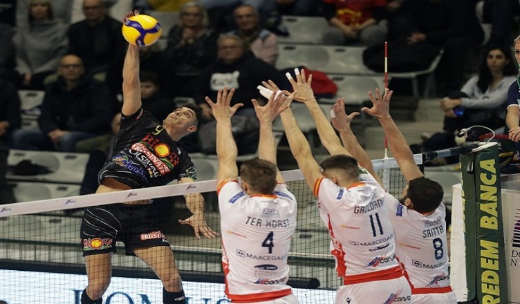 VOLLEY PALLAVOLO. CONSAR RAVENNA - GLOBO SORA.
