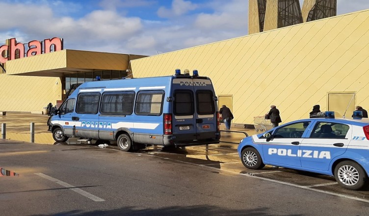 SUPERMERCATO FORZE DELL'ORDINE