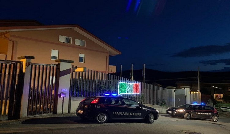 caserma arce illuminata tricolore