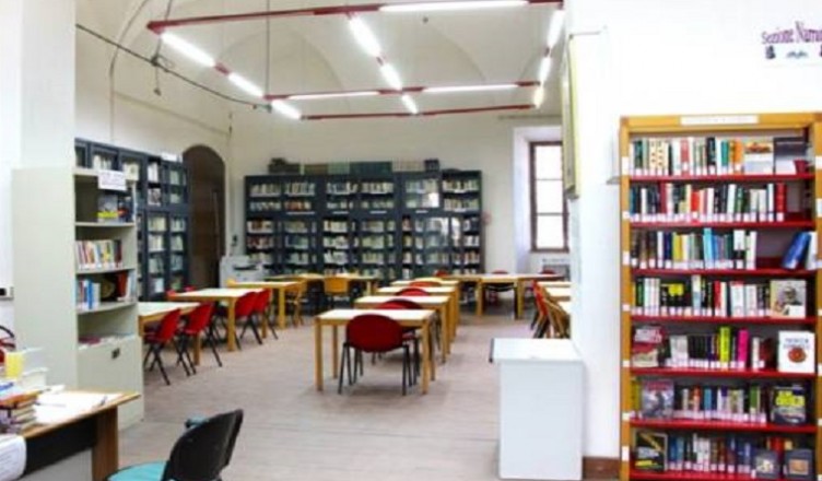 biblioteca formia