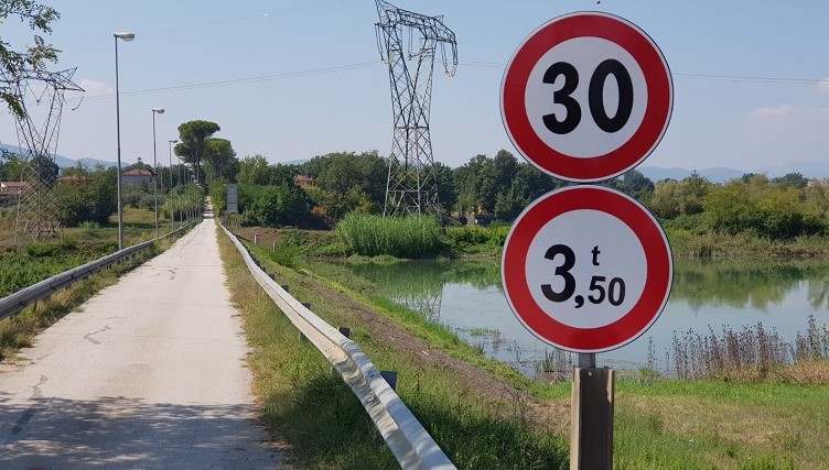 via diga collemezzo