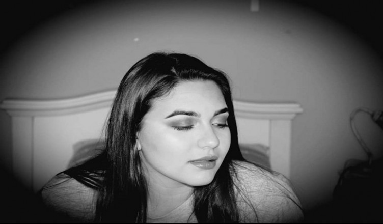 VANESSA 18 ANNI